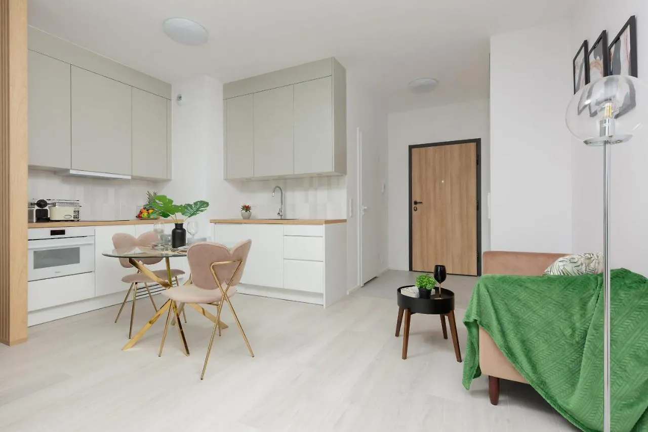 Cozy Studio Żupnicza Soho Factory by Renters Warszawa
